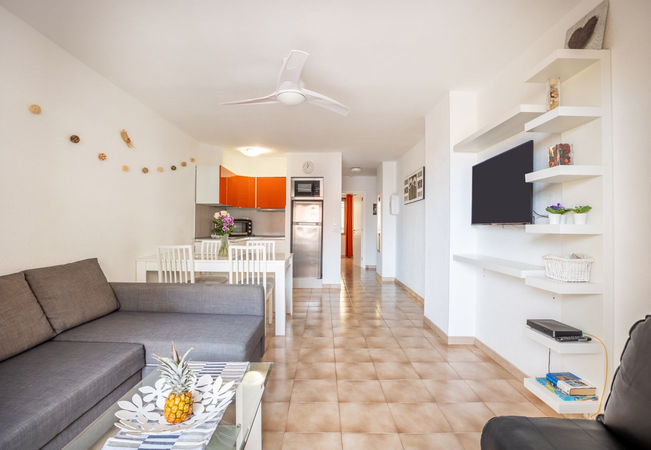 Apartamento en Los Cristianos - Castle Harbour Phoebe's Flat Los Cristianos by LoveTenerife