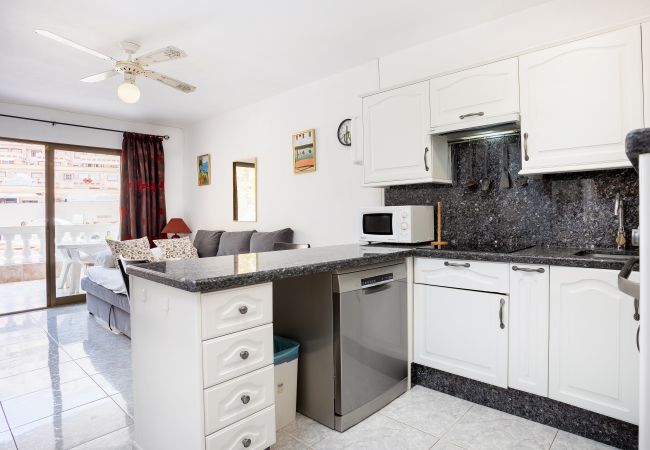 Apartamento en Los Cristianos - Castle Harbour Melanie's Flat Los Cristianos by LoveTenerife  Apartamento en Los Cristianos - Castle Harbour Melanie's Flat Los Cristianos by LoveTenerife