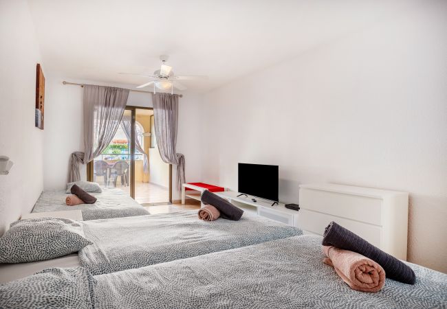 Estudio en Los Cristianos -  Castle Harbour Cozy Studio Heated Pool Los Cristianos LoveTenerife Estudio en Los Cristianos -  Castle Harbour Cozy Studio Heated Pool Los Cristianos LoveTenerife