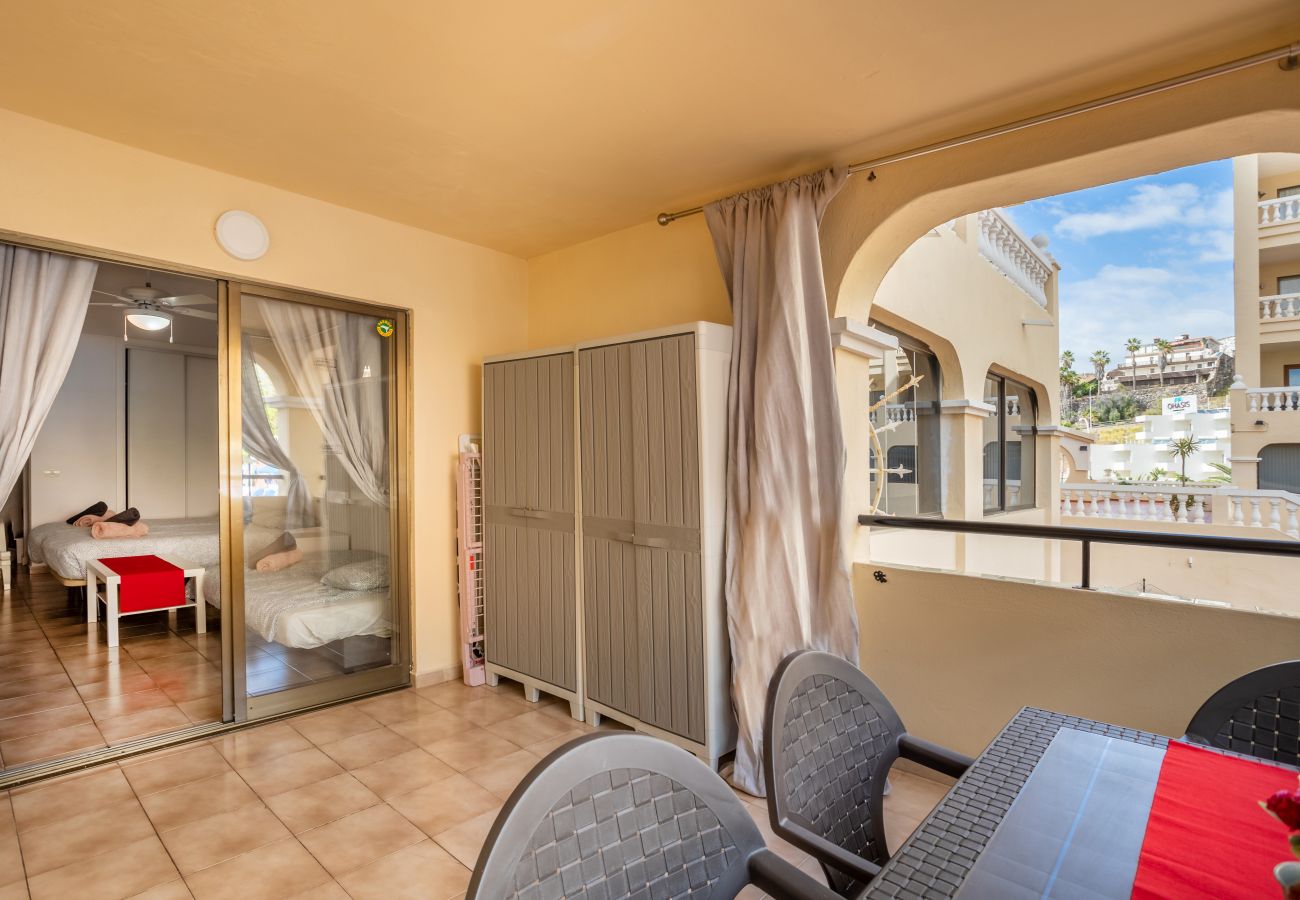 Estudio en Los Cristianos -  Castle Harbour Cozy Studio Heated Pool Los Cristianos LoveTenerife