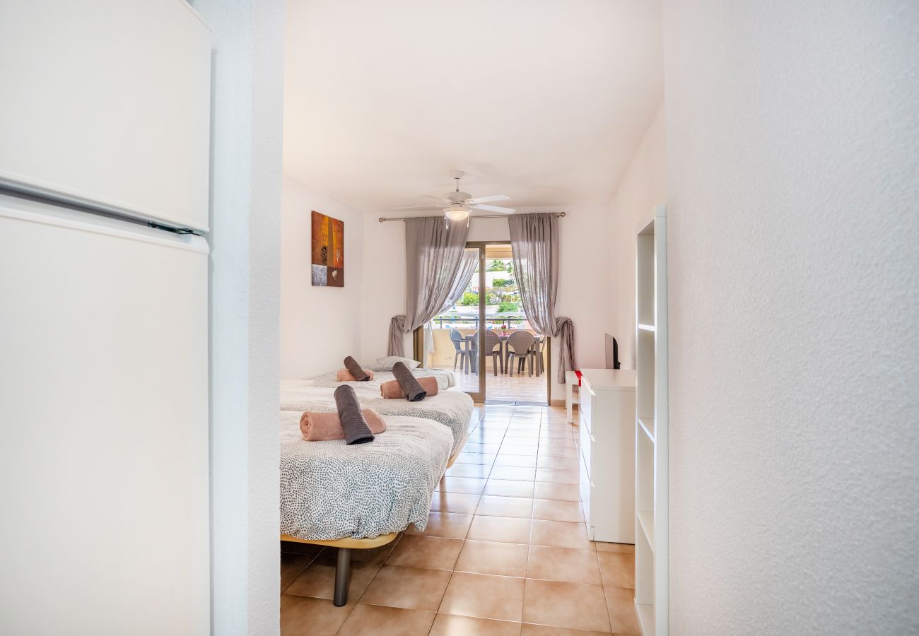 Estudio en Los Cristianos -  Castle Harbour Cozy Studio Heated Pool Los Cristianos LoveTenerife