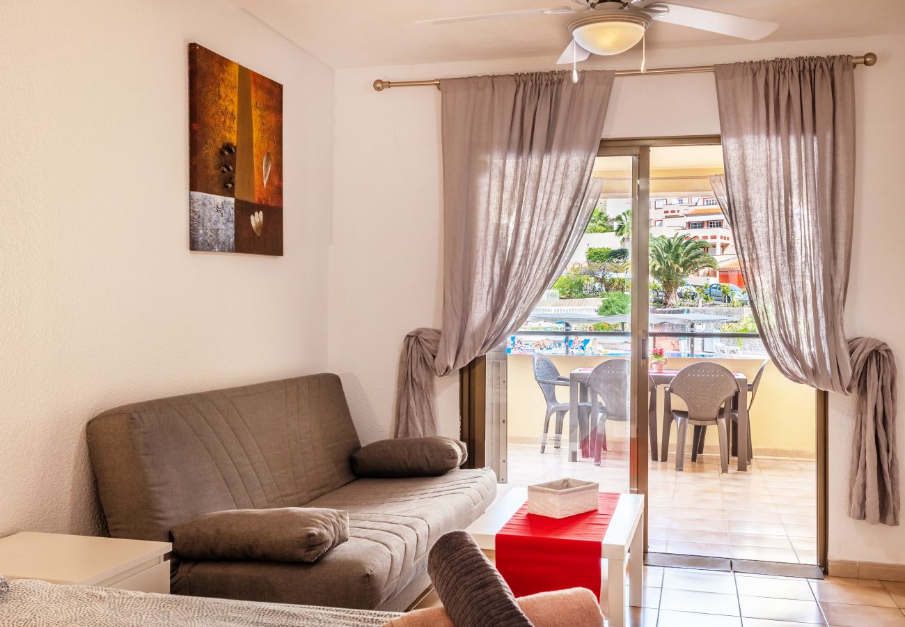 Estudio en Los Cristianos -  Castle Harbour Cozy Studio Heated Pool Los Cristianos LoveTenerife