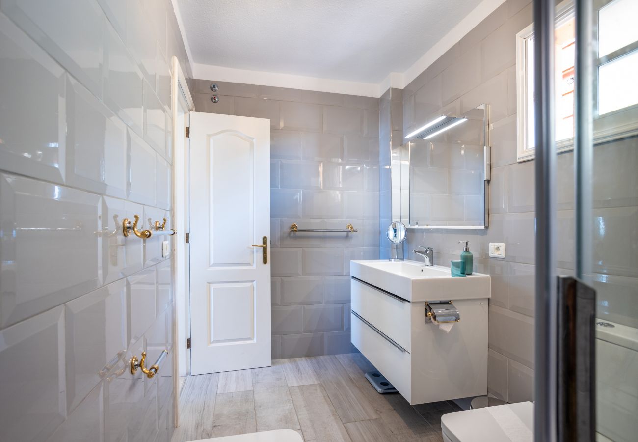 Apartamento en Los Cristianos - Best Panoramatic View Home in Los Cristianos by Love Tenerife