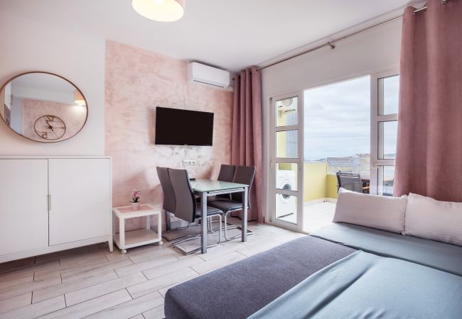 Apartamento en Adeje - Orlando Top Floor Ocean Teide view by LoveTenerife (Love Tenerife) Apartamento en Adeje - Orlando Top Floor Ocean Teide view by LoveTenerife (Love Tenerife)