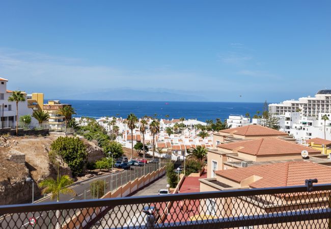 Apartamento en Adeje - Great Ocean View Torviscas Beach Home LoveTenerife  Apartamento en Adeje - Great Ocean View Torviscas Beach Home LoveTenerife