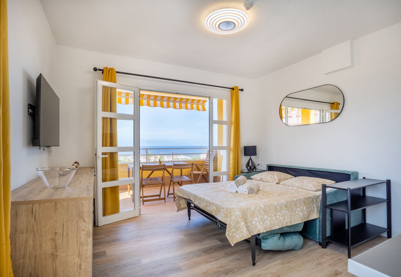 Apartamento en Adeje - Great Ocean View Torviscas Beach Home LoveTenerife 