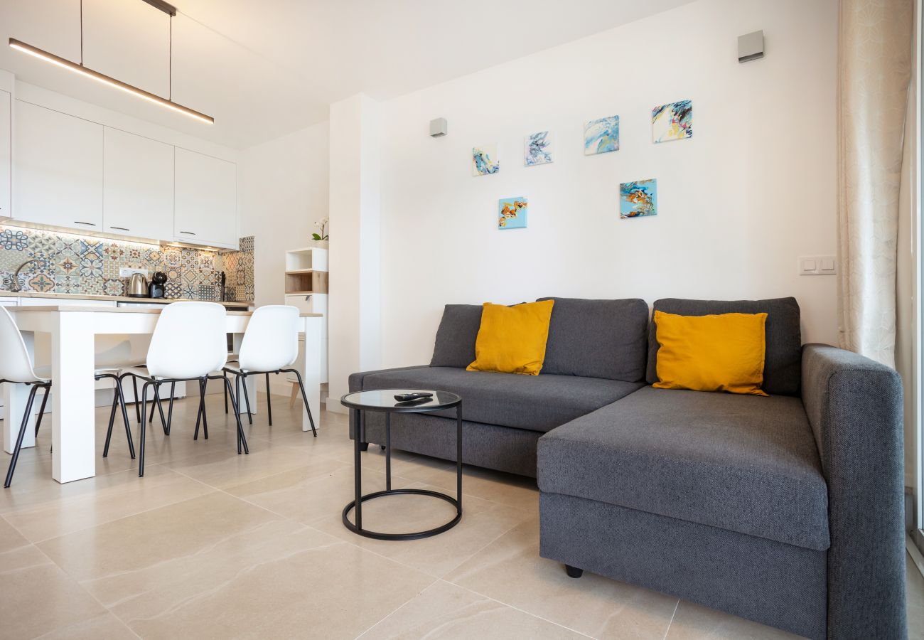 Apartamento en Los Cristianos - Castle Harbour Luxury Family Home Heated Pool