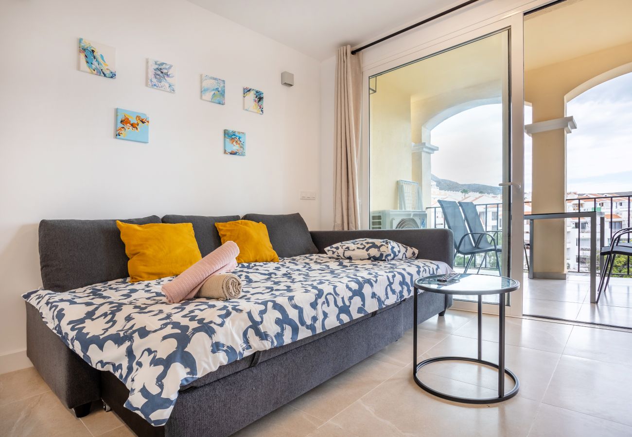 Apartamento en Los Cristianos - Castle Harbour Luxury Family Home Heated Pool