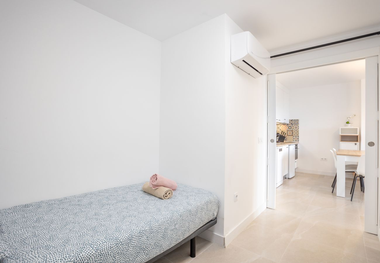 Apartamento en Los Cristianos - Castle Harbour Luxury Family Home Heated Pool