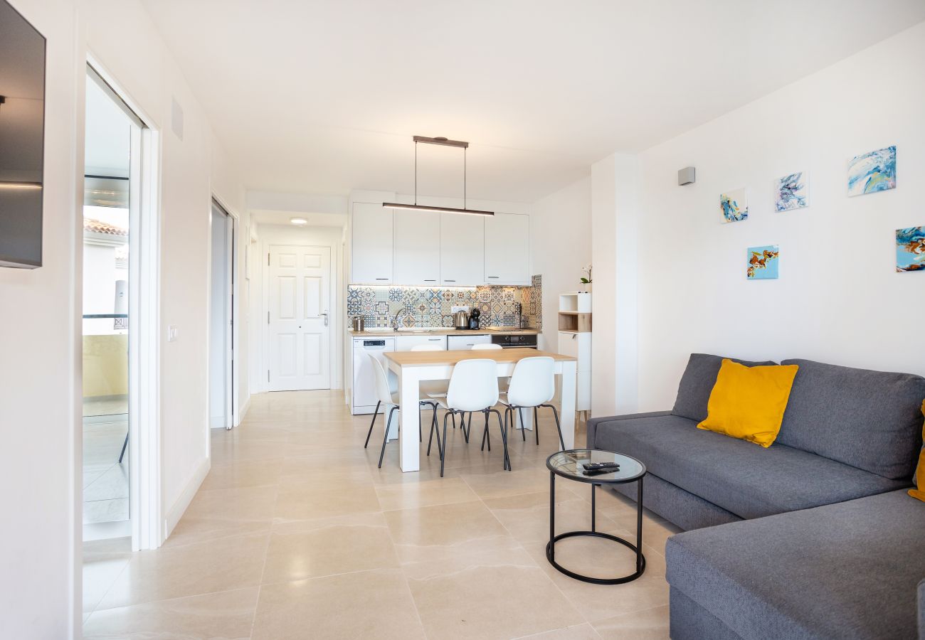 Apartamento en Los Cristianos - Castle Harbour Luxury Family Home Heated Pool