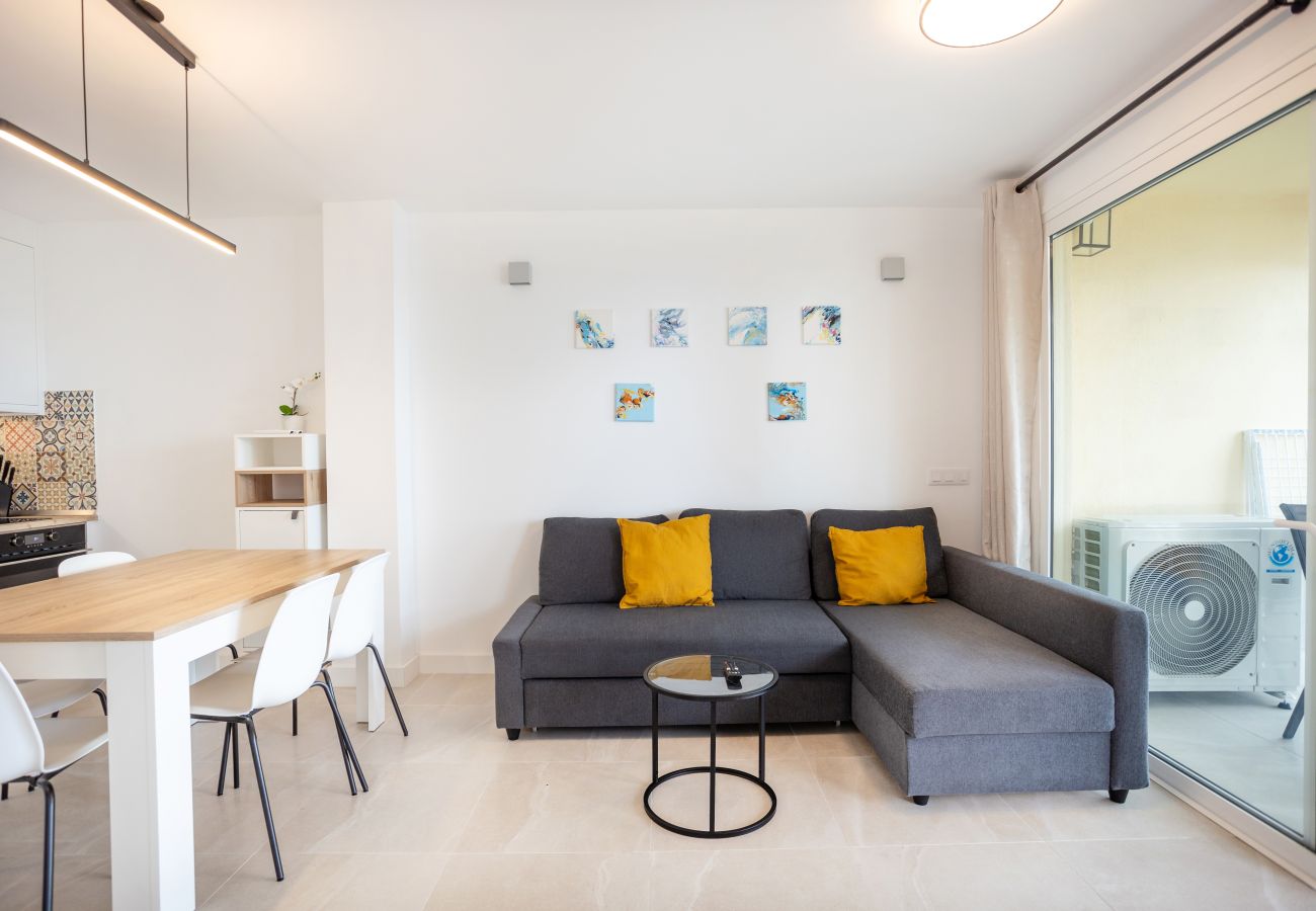 Apartamento en Los Cristianos - Castle Harbour Luxury Family Home Heated Pool