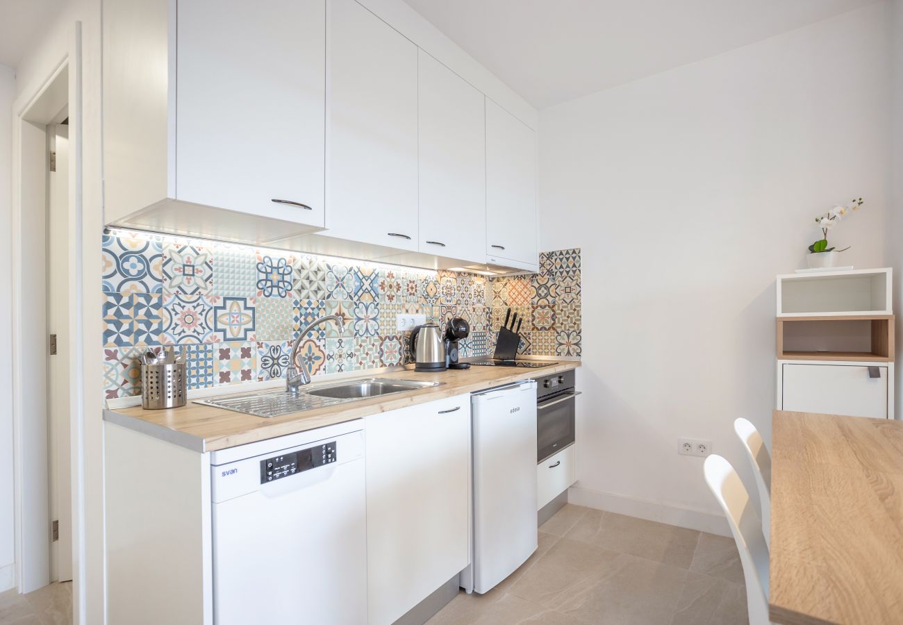 Apartamento en Los Cristianos - Castle Harbour Luxury Family Home Heated Pool