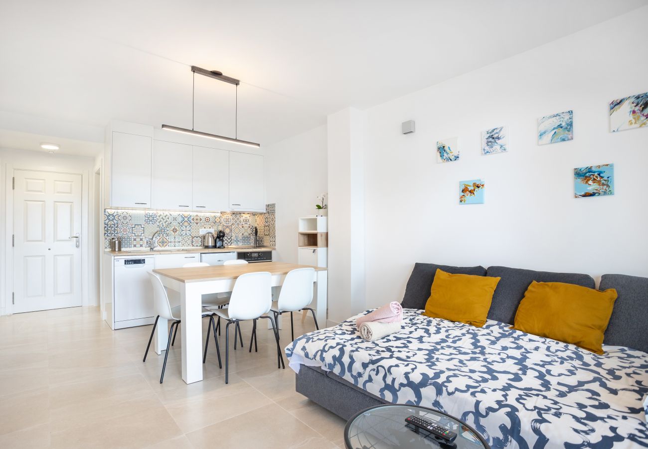 Apartamento en Los Cristianos - Castle Harbour Luxury Family Home Heated Pool