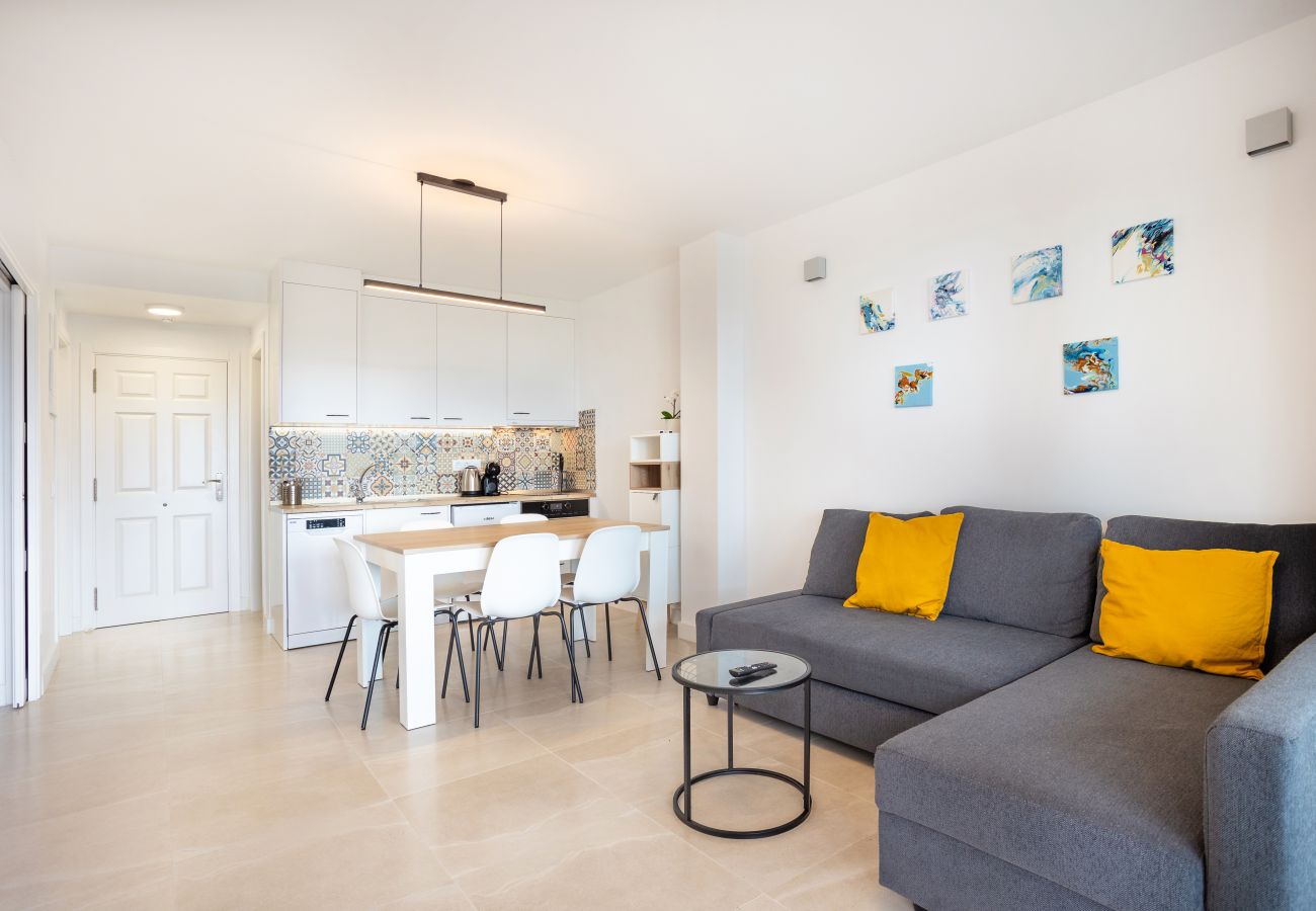 Apartamento en Los Cristianos - Castle Harbour Luxury Family Home Heated Pool