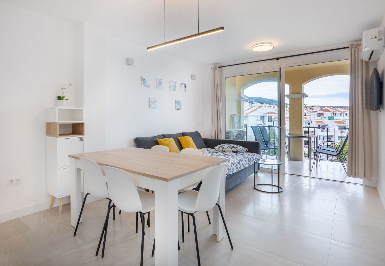 Apartamento en Los Cristianos - Castle Harbour Luxury Family Home Heated Pool