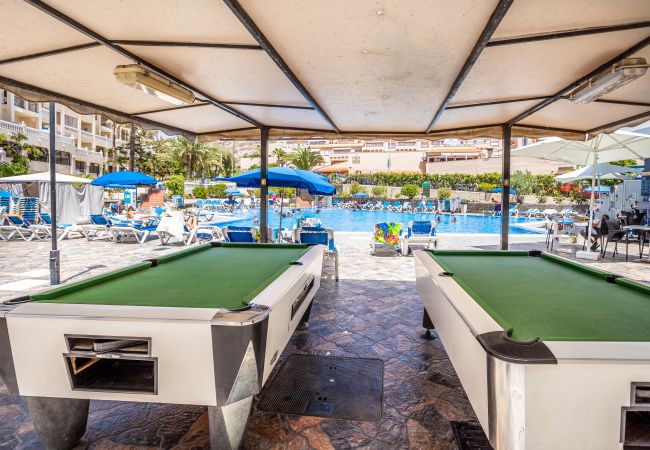 Apartamento en Los Cristianos - Holiday Home Heated Pool Views by LoveTenerife