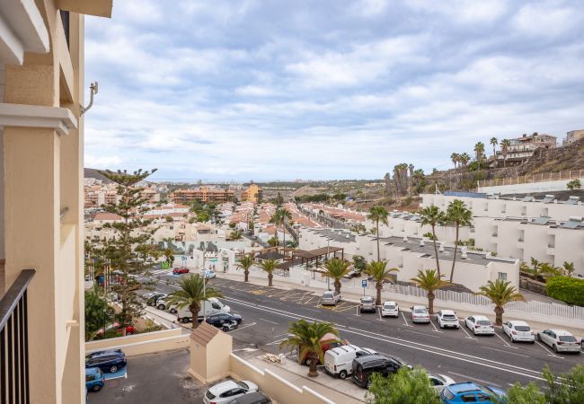 Apartamento en Los Cristianos - Castle Harbour Holiday Home Heated Pool Views by LoveTenerife Apartamento en Los Cristianos - Castle Harbour Holiday Home Heated Pool Views by LoveTenerife