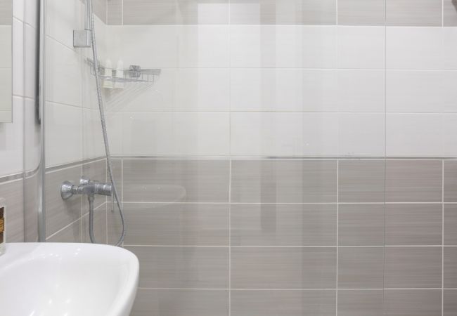 Apartamento en Los Cristianos - Castle Harbour Holiday Home Heated Pool Views by LoveTenerife Apartamento en Los Cristianos - Castle Harbour Holiday Home Heated Pool Views by LoveTenerife