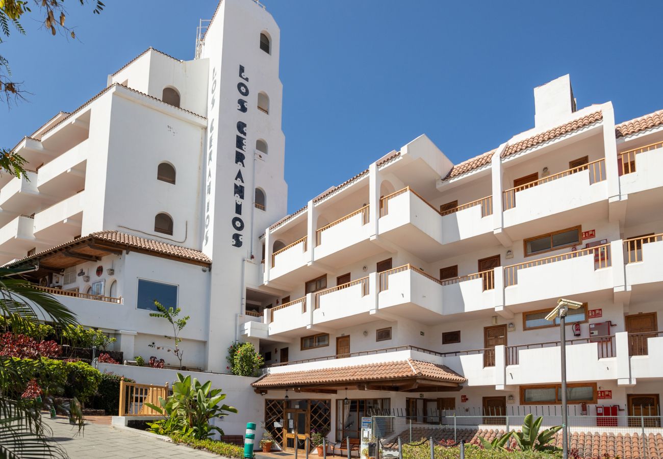 Apartamento en Costa Adeje - LUXURY SAN EUGENIO OCEAN AND HARBOUR VIEW HOME by LOVETENERIFE