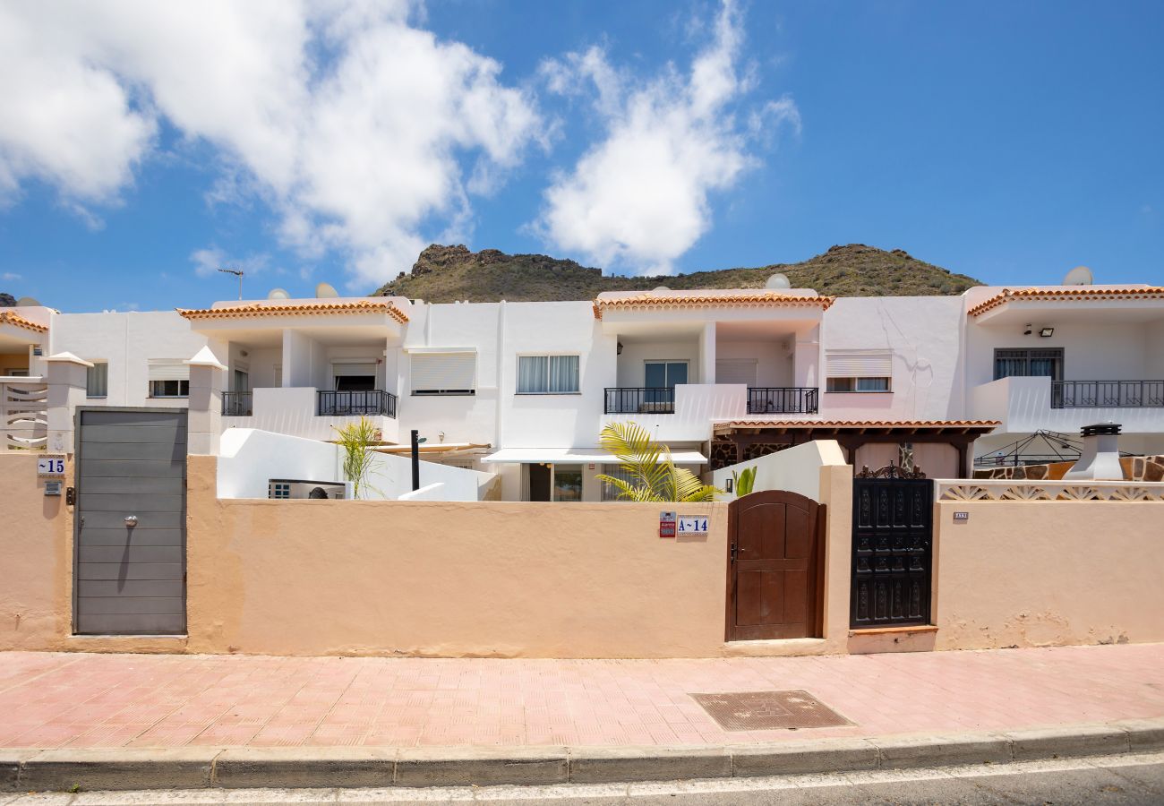 Casa adosada en Adeje - FAMILY HOME WITH POOL AND SEA VIEW