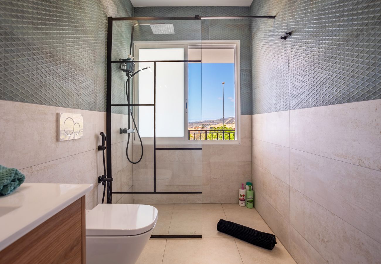 Casa adosada en Adeje - FAMILY HOME WITH POOL AND SEA VIEW