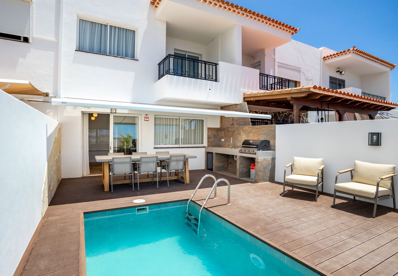 Casa adosada en Adeje - FAMILY HOME WITH POOL AND SEA VIEW