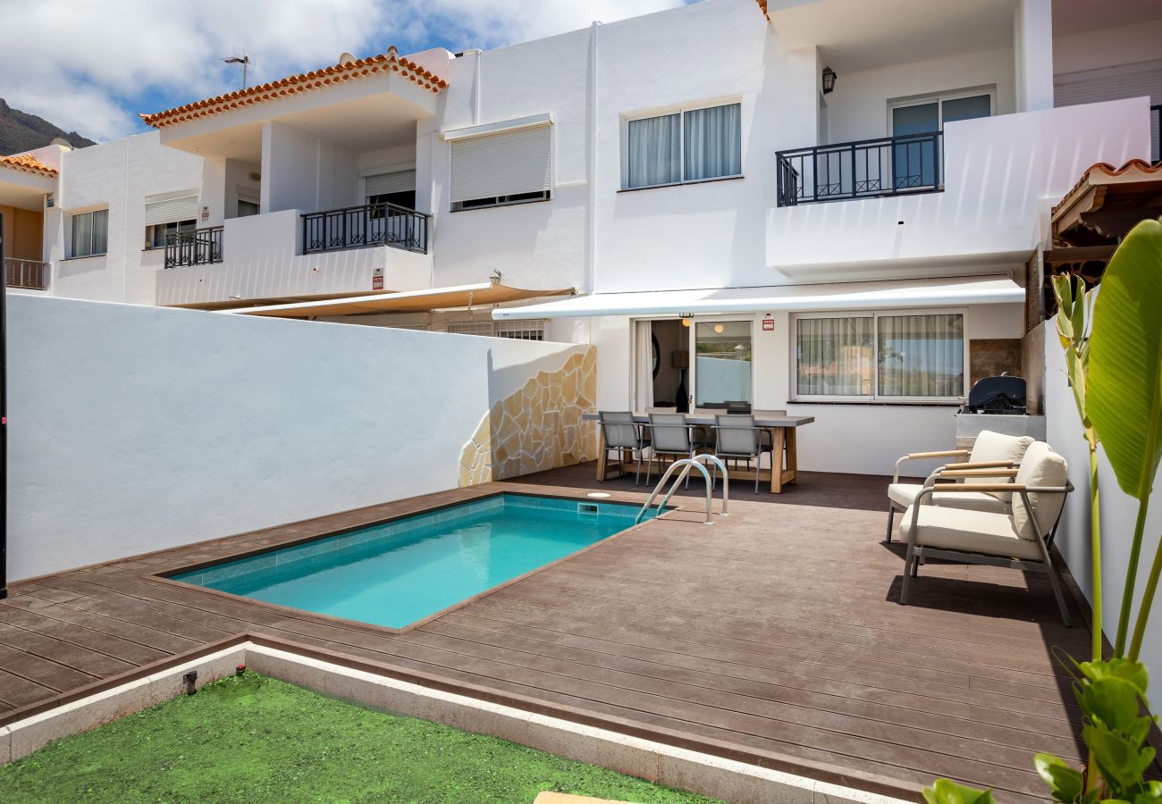 Casa adosada en Adeje - FAMILY HOME WITH POOL AND SEA VIEW