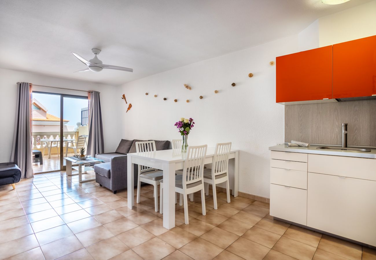Apartment in Los Cristianos - Phoebe's Flat Los Cristianos by LoveTenerif (Love Tenerife)
