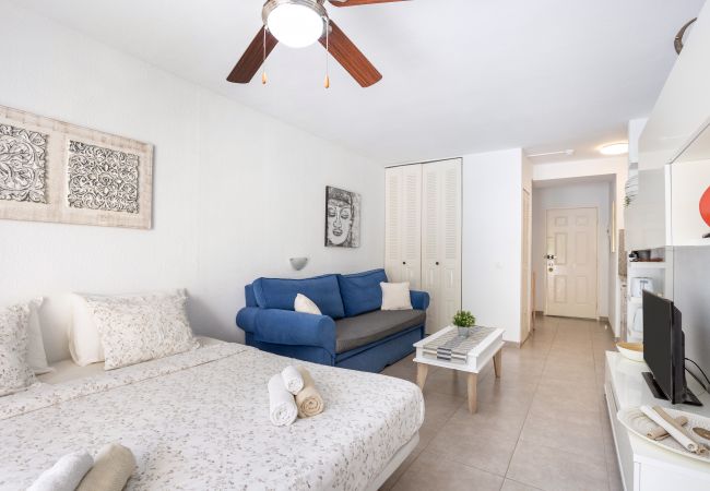 Studio in Los Cristianos - Samuel's Studio Los Cristianos by LoveTenerife (Love Tenerife)