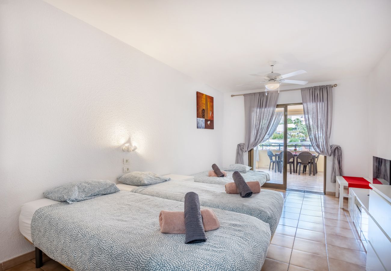 Studio in Los Cristianos - Castle Harbour Cozy Studio Heated Pool Los Cristianos LoveTenerife