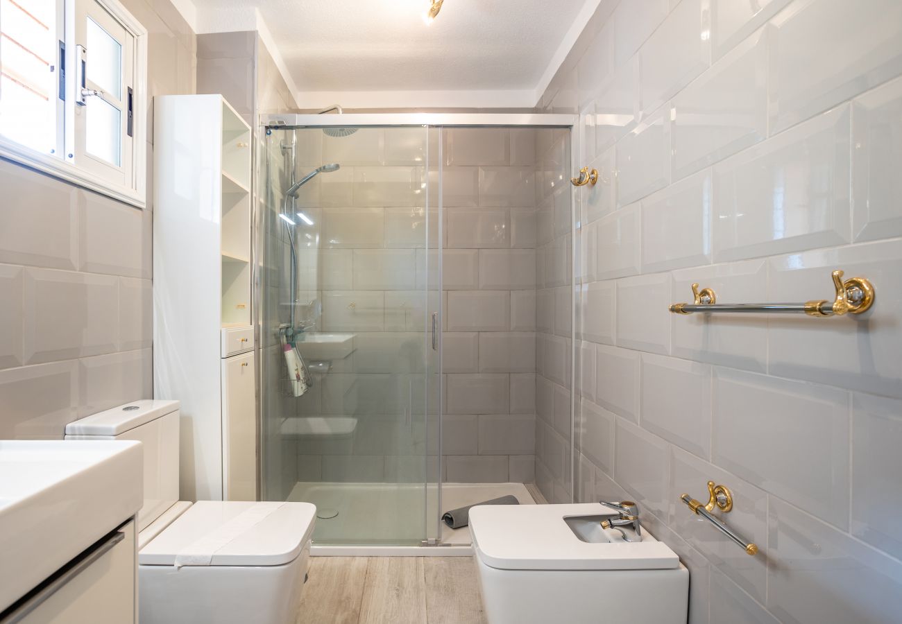 Apartment in Los Cristianos - Best Panoramatic View Home in Los Cristianos (Love Tenerife) 