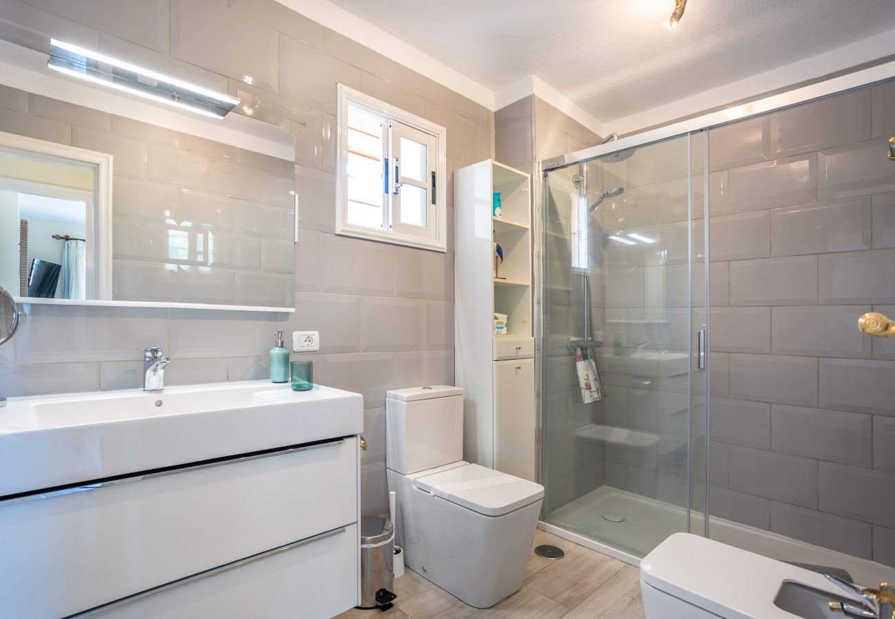 Apartment in Los Cristianos - Best Panoramatic View Home in Los Cristianos (Love Tenerife) 