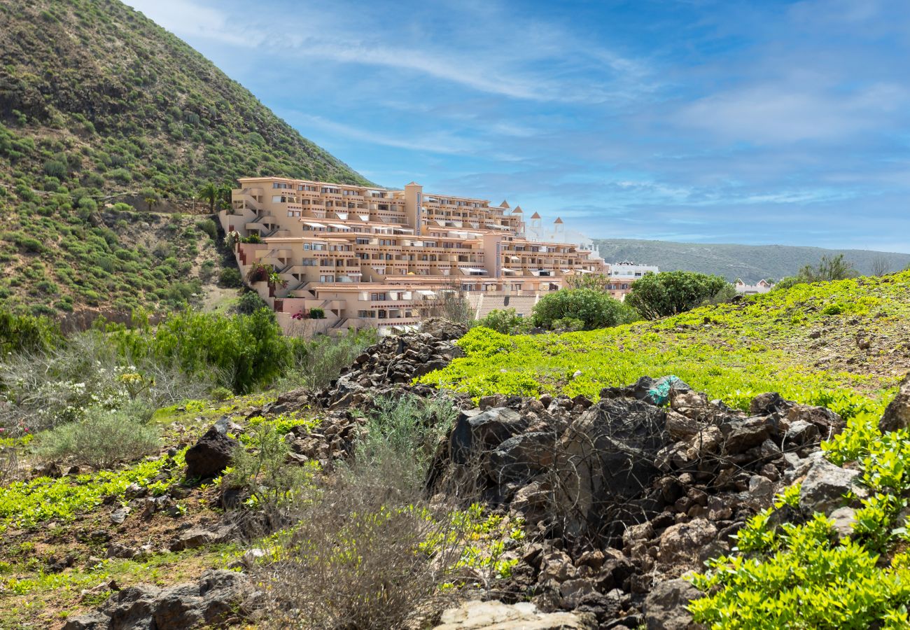Apartment in Los Cristianos - Best Panoramatic View Home in Los Cristianos (Love Tenerife) 