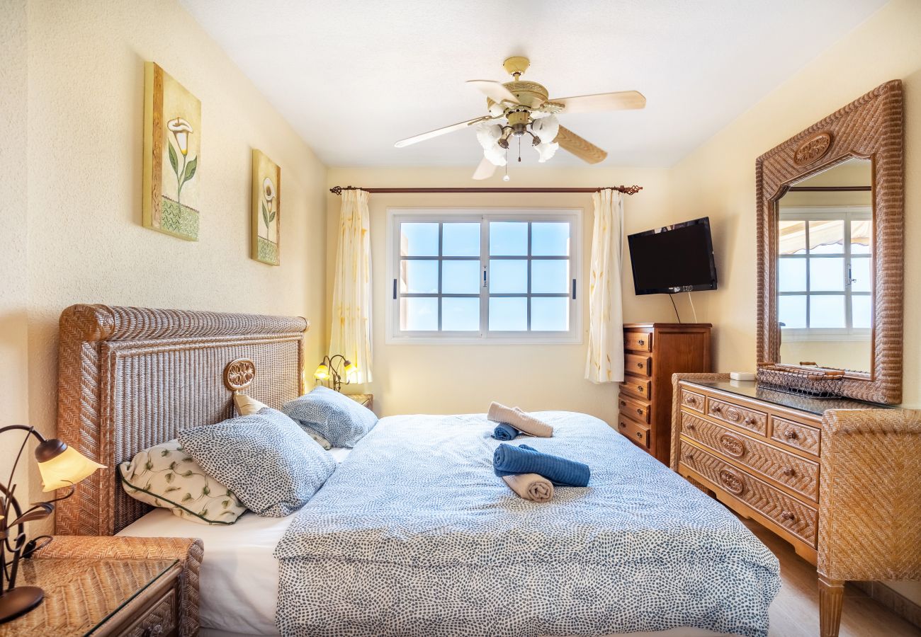 Apartment in Los Cristianos - Best Panoramatic View Home in Los Cristianos (Love Tenerife) 