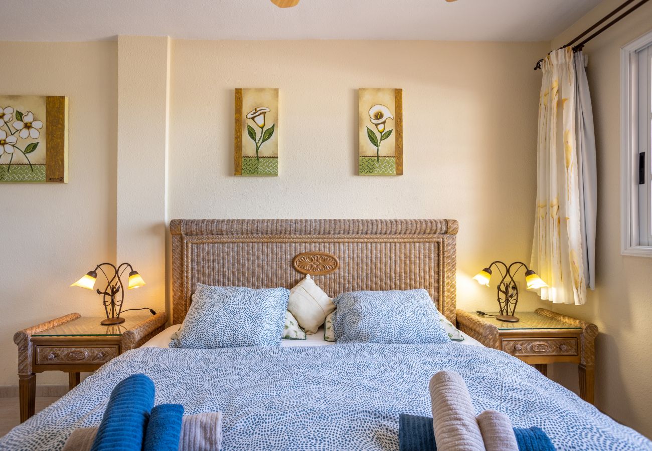 Apartment in Los Cristianos - Best Panoramatic View Home in Los Cristianos (Love Tenerife) 