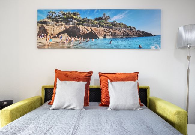 Apartment in Los Cristianos - Castle Harbour Holiday Home Heated Pool Views by LoveTenerifeLoveTenerife Apartment in Los Cristianos - Castle Harbour Holiday Home Heated Pool Views by LoveTenerifeLoveTenerife