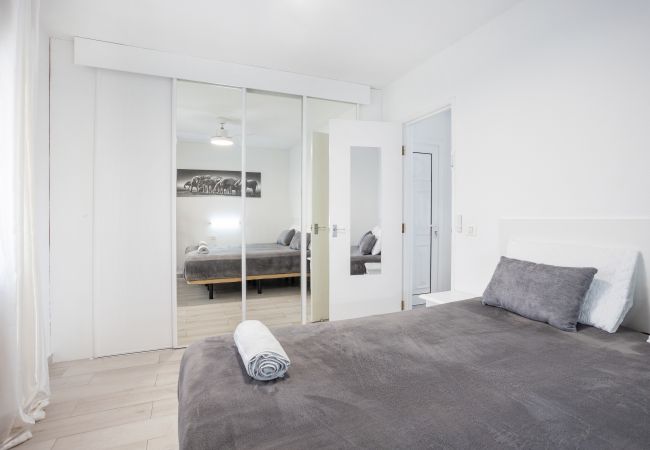 Apartment in Los Cristianos - Castle Harbour Holiday Home Heated Pool Views by LoveTenerifeLoveTenerife Apartment in Los Cristianos - Castle Harbour Holiday Home Heated Pool Views by LoveTenerifeLoveTenerife