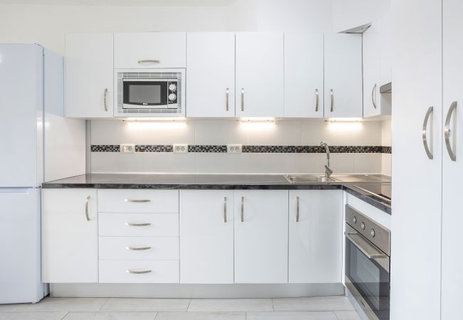 Apartment in Los Cristianos - Castle Harbour Holiday Home Heated Pool Views by LoveTenerifeLoveTenerife Apartment in Los Cristianos - Castle Harbour Holiday Home Heated Pool Views by LoveTenerifeLoveTenerife