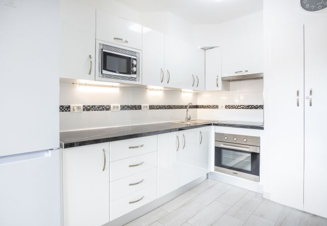 Apartment in Los Cristianos - Castle Harbour Holiday Home Heated Pool Views by LoveTenerifeLoveTenerife Apartment in Los Cristianos - Castle Harbour Holiday Home Heated Pool Views by LoveTenerifeLoveTenerife