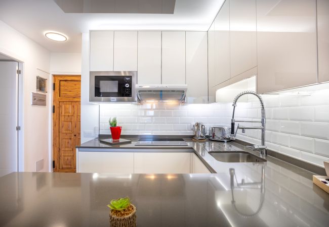 Apartment in Costa Adeje - LUXURY SAN EUGENIO OCEAN AND HARBOUR VIEW HOME by LOVETENERIFE Apartment in Costa Adeje - LUXURY SAN EUGENIO OCEAN AND HARBOUR VIEW HOME by LOVETENERIFE
