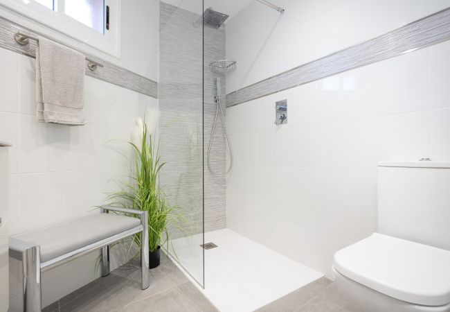 Apartment in Costa Adeje - LUXURY SAN EUGENIO OCEAN AND HARBOUR VIEW HOME by LOVETENERIFE Apartment in Costa Adeje - LUXURY SAN EUGENIO OCEAN AND HARBOUR VIEW HOME by LOVETENERIFE