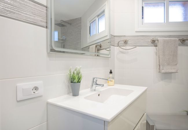 Apartment in Costa Adeje - LUXURY SAN EUGENIO OCEAN AND HARBOUR VIEW HOME by LOVETENERIFE Apartment in Costa Adeje - LUXURY SAN EUGENIO OCEAN AND HARBOUR VIEW HOME by LOVETENERIFE