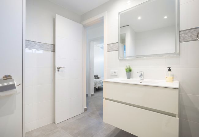 Apartment in Costa Adeje - LUXURY SAN EUGENIO OCEAN AND HARBOUR VIEW HOME by LOVETENERIFE Apartment in Costa Adeje - LUXURY SAN EUGENIO OCEAN AND HARBOUR VIEW HOME by LOVETENERIFE