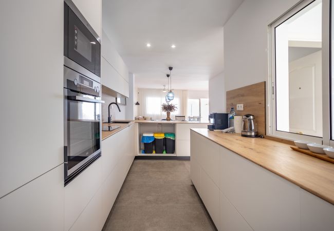 Terraced House in Adeje - FAMILY HOME WITH POOL AND SEA VIEW Terraced House in Adeje - FAMILY HOME WITH POOL AND SEA VIEW